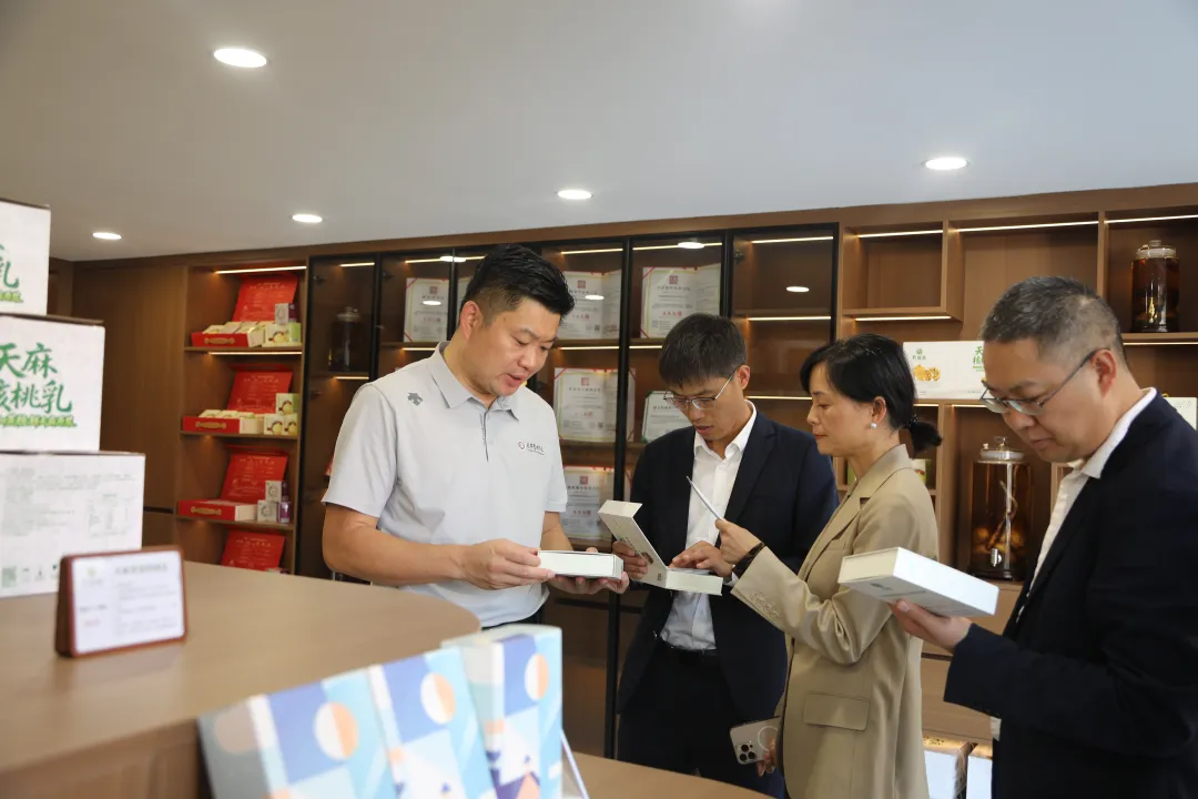 政企赋能促发展｜市委统战部、市工商联领导莅临黔赫堂集团考察指导